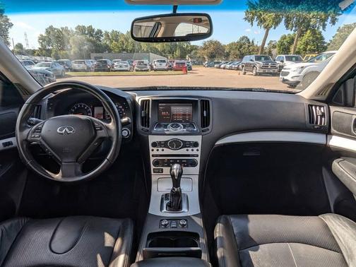 2009 INFINITI G37x Base