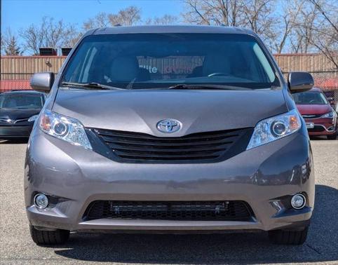 2017 Toyota Sienna XLE