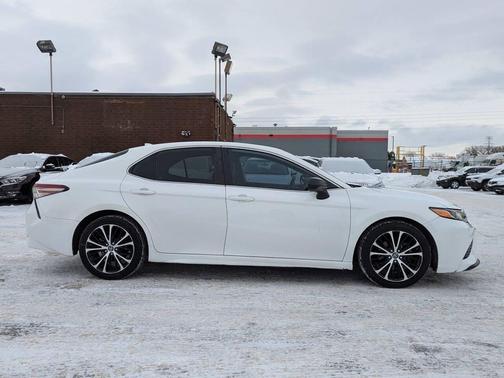 2019 Toyota Camry SE