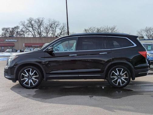 2022 Honda Pilot Touring 8-Passenger