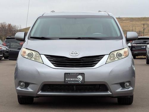 2014 Toyota Sienna XLE