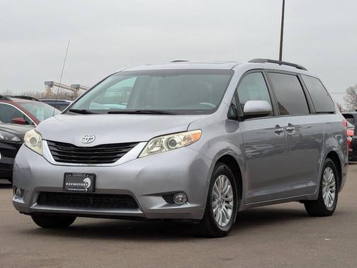 2014 Toyota Sienna XLE