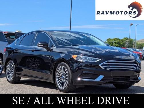 Black 2018 Ford Fusion SE