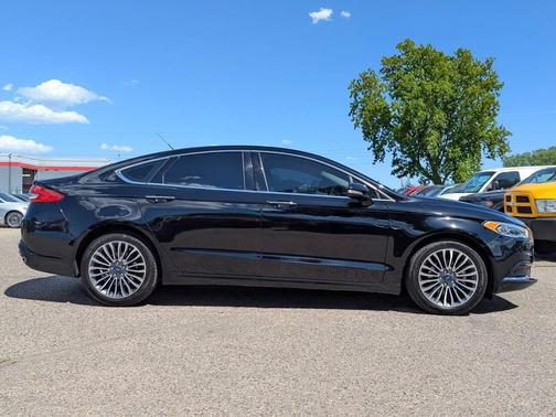Black 2018 Ford Fusion SE
