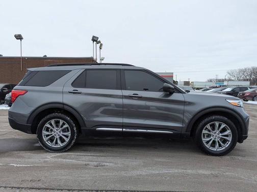 2023 Ford Explorer XLT AWD 4dr SUV