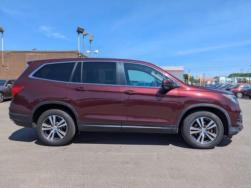 Burgundy 2016 Honda Pilot EX