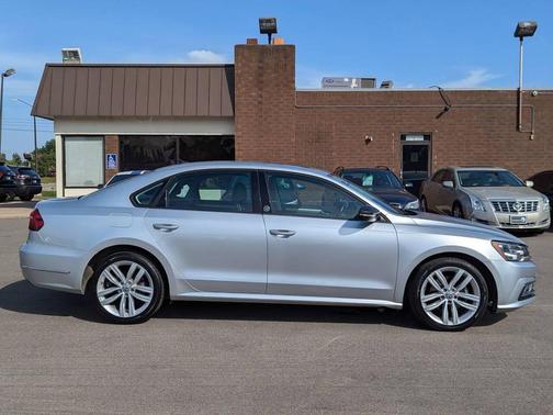 2019 Volkswagen Passat 2.0T SE