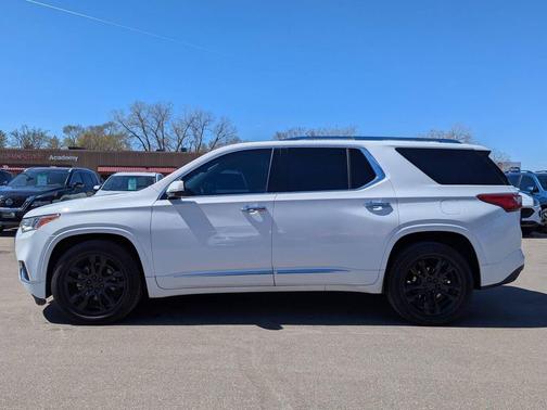 White 2019 Chevrolet Traverse High Country