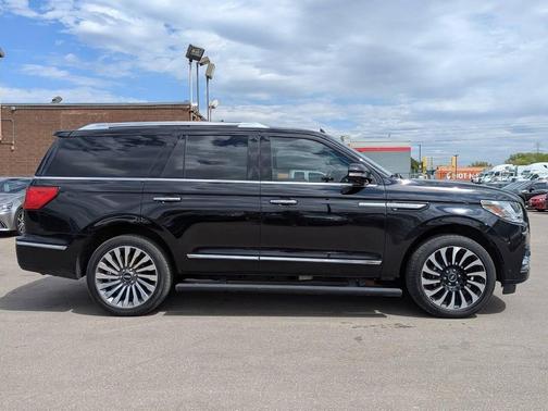 Black 2019 Lincoln Navigator Reserve