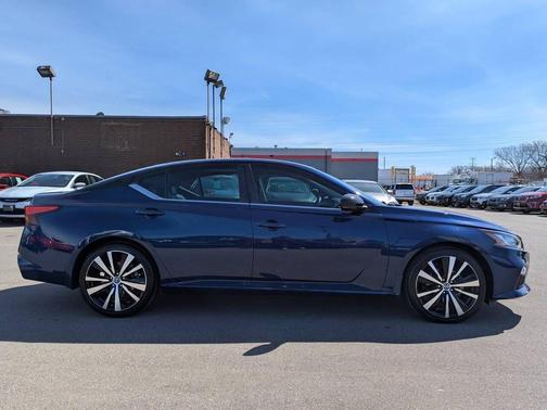 Blue 2021 Nissan Altima 2.5 SR 4dr Sedan