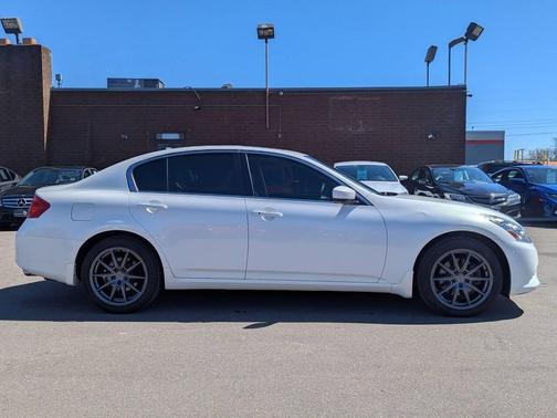 Moonlight White 2015 INFINITI Q40 Base