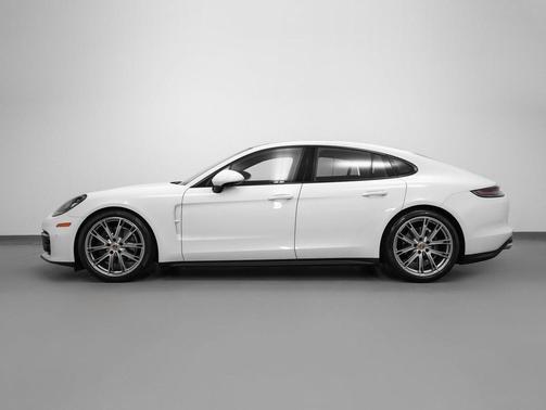 2023 Porsche Panamera 4