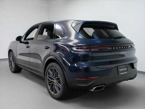 2024 Porsche Cayenne Base (Tiptronic)