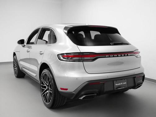 2026 Porsche Macan 