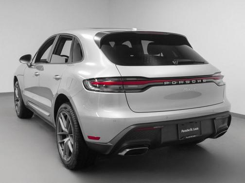 2025 Porsche Macan