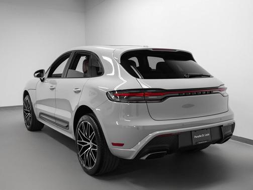 2026 Porsche Macan 