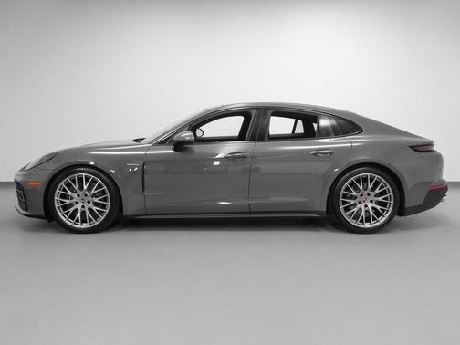 2025 Porsche Panamera 4