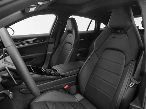 2025 Porsche Panamera 4