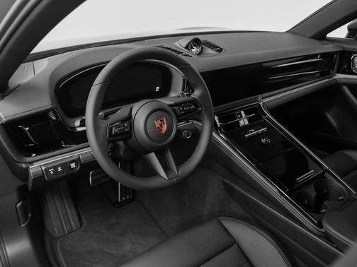 2025 Porsche Panamera 4