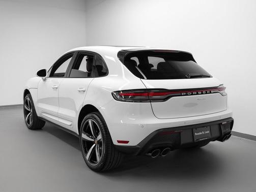 2026 Porsche Macan 