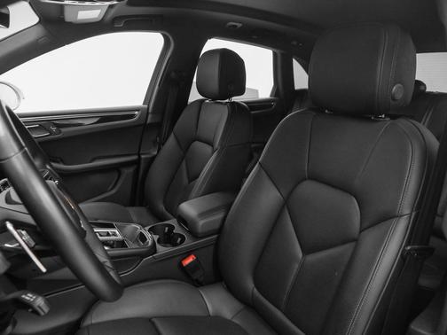 2023 Porsche Macan 