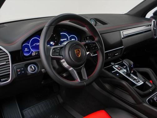 2023 Porsche Cayenne Platinum Edition