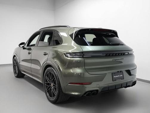 2026 Porsche Cayenne GTS