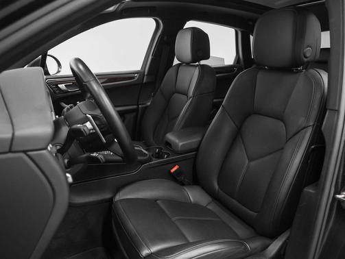 2020 Porsche Macan Base (PDK)