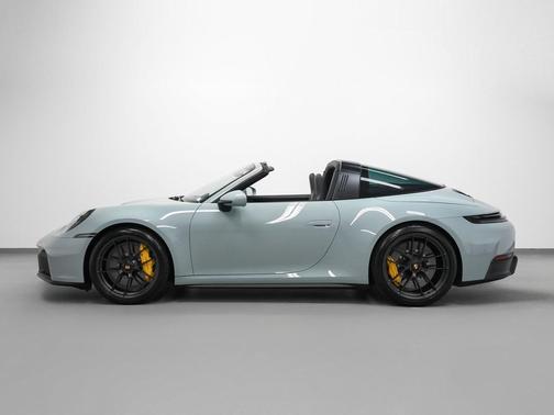 2025 Porsche 911 Targa 4 GTS