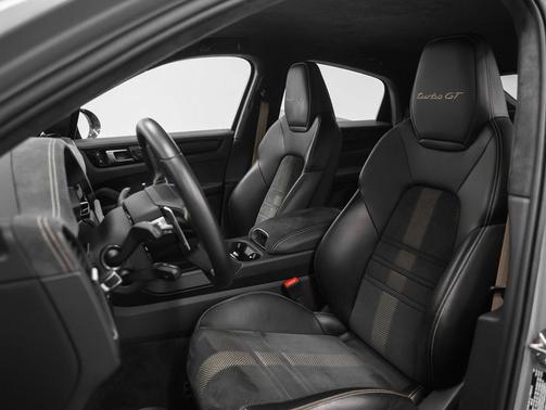 2023 Porsche Cayenne Turbo GT
