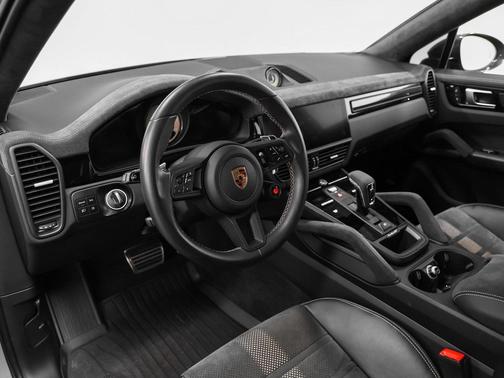 2023 Porsche Cayenne Turbo GT
