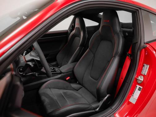 2025 Porsche 911 Carrera GTS