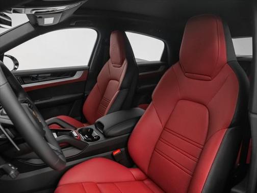 2025 Porsche Cayenne Base