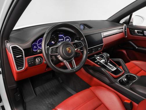 2022 Porsche Cayenne Platinum Edition