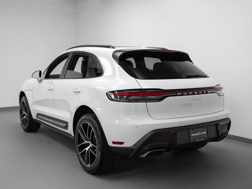2026 Porsche Macan 