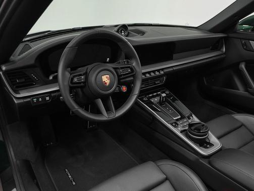 2026 Porsche 911 Carrera 4S Cabriolet