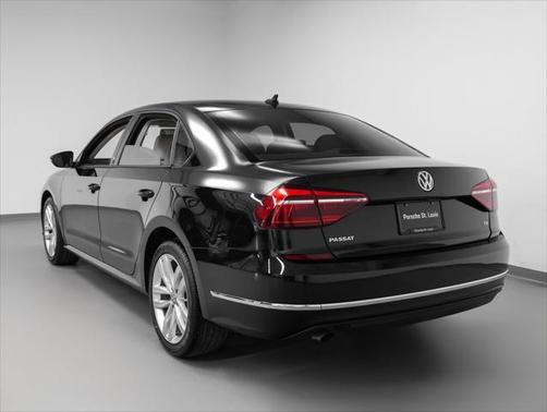2019 Volkswagen Passat 2.0T Wolfsburg Edition
