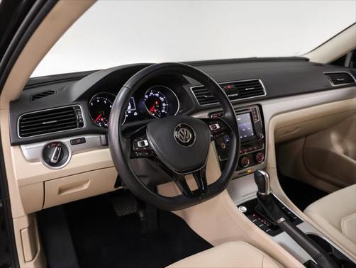 2019 Volkswagen Passat 2.0T Wolfsburg Edition