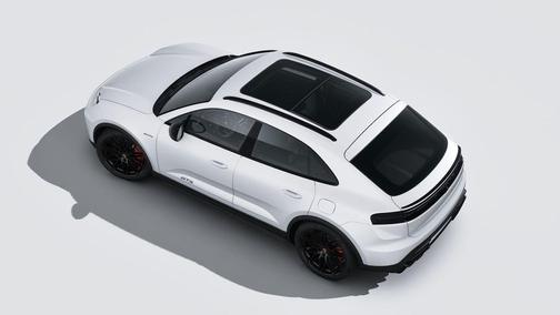 Ice Grey Metallic 2026 Porsche Macan Macan Electric GTS