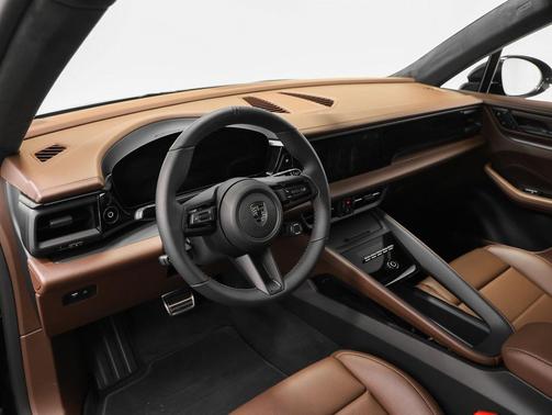 2025 Porsche Macan Turbo