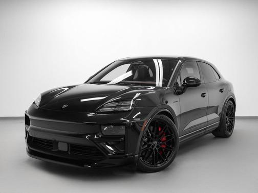 2025 Porsche Macan Turbo