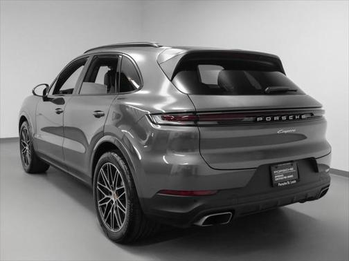 2024 Porsche Cayenne Base (Tiptronic)