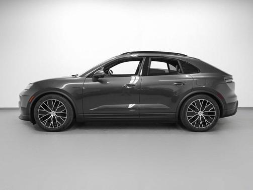 2026 Porsche Macan 4
