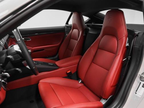 2025 Porsche 718 Cayman Style Edition