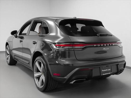 2025 Porsche Macan Base