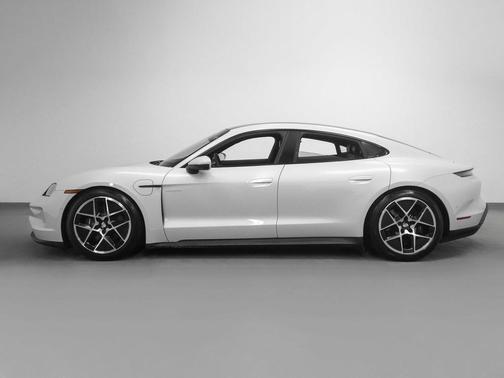 2025 Porsche Taycan 