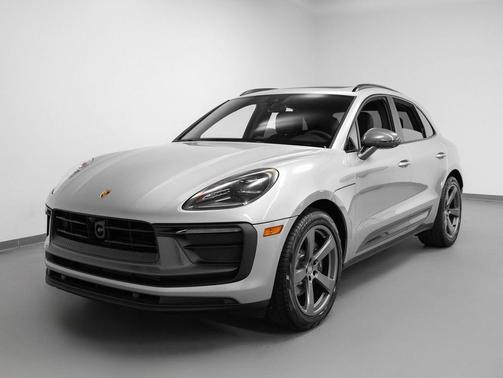 Dolomite Silver Metallic 2025 Porsche Macan T