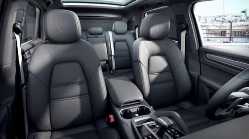 2023 Porsche Cayenne Platinum Edition