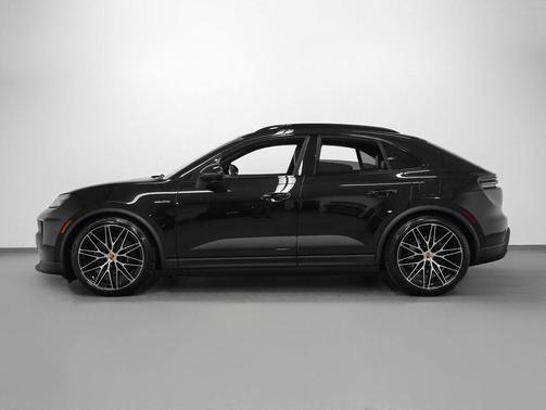 2026 Porsche Macan 4
