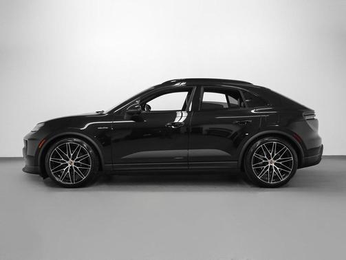2026 Porsche Macan 4